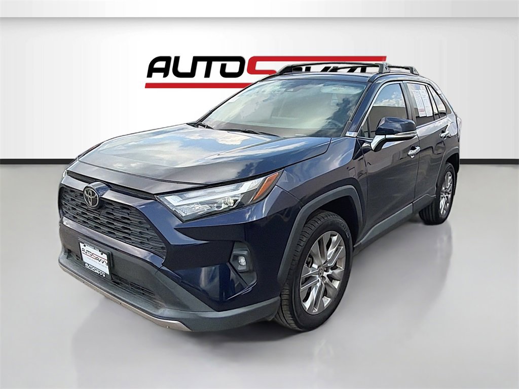 Used 2023 Toyota RAV4 XLE Premium image 3