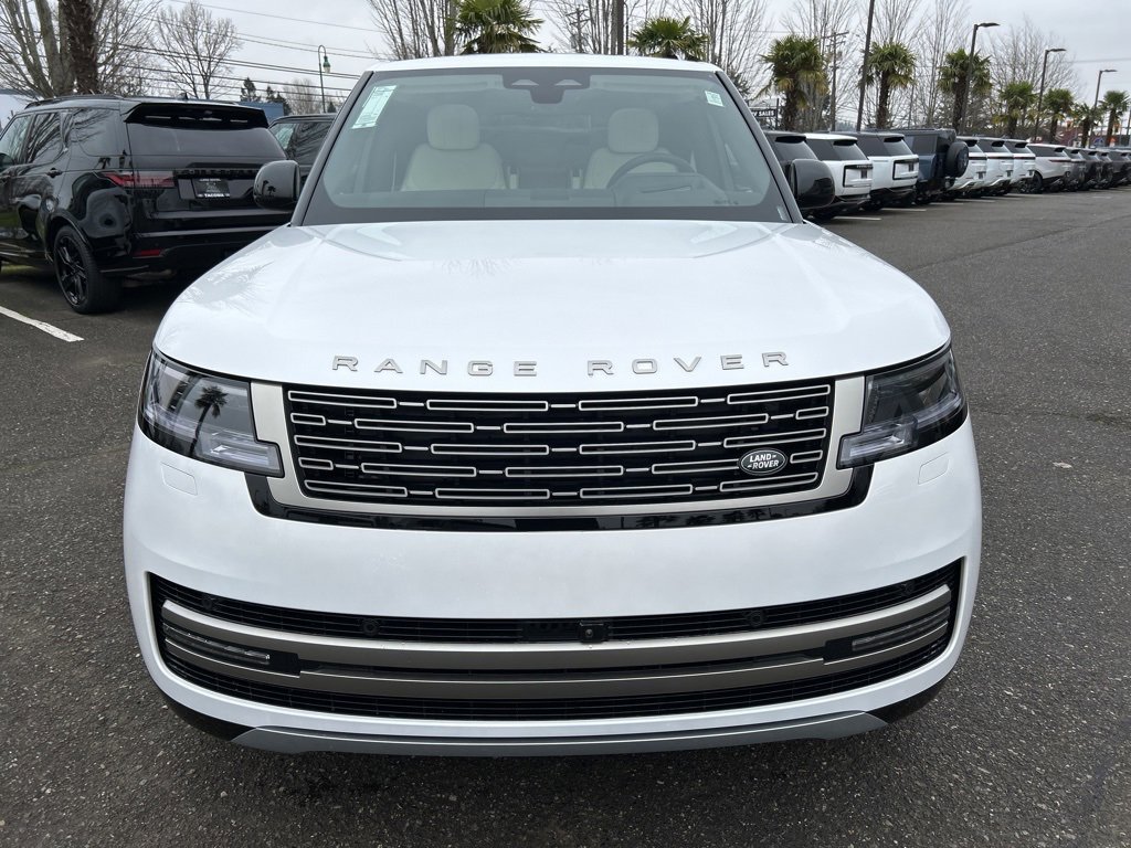 New 2025 Land Rover Range Rover SE image 9