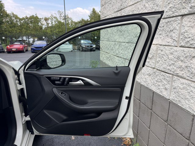 Used 2018 INFINITI QX30 Premium w/ Navigation Package FWD image 36