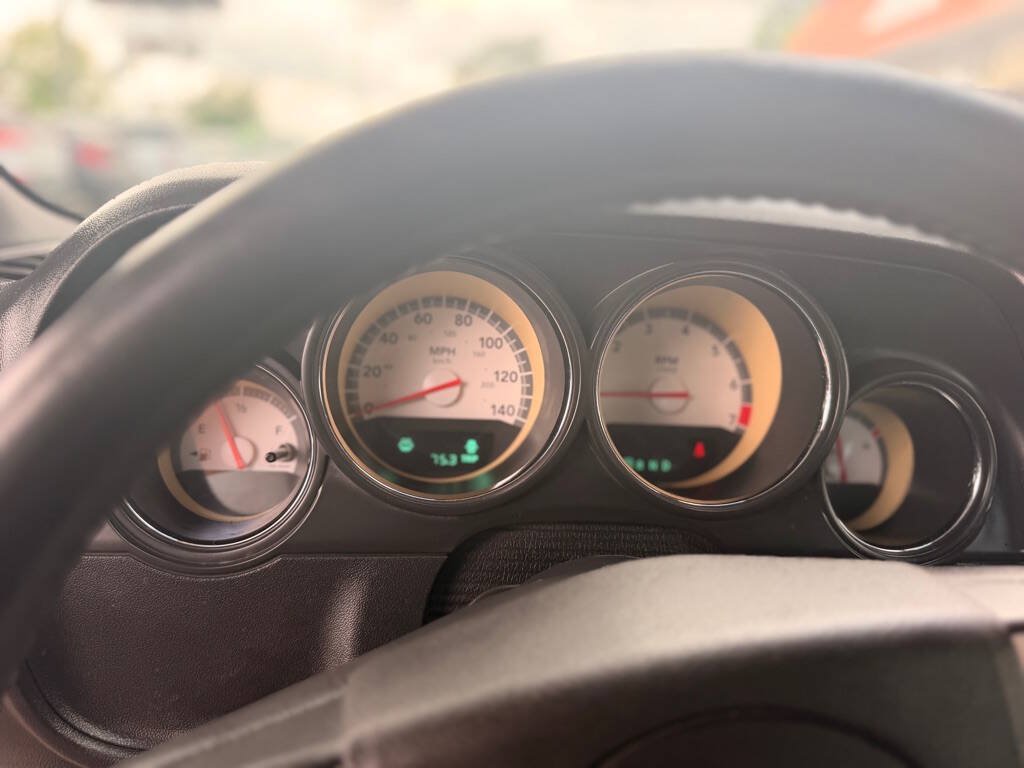 Used 2010 Dodge Challenger SE RWD image 17