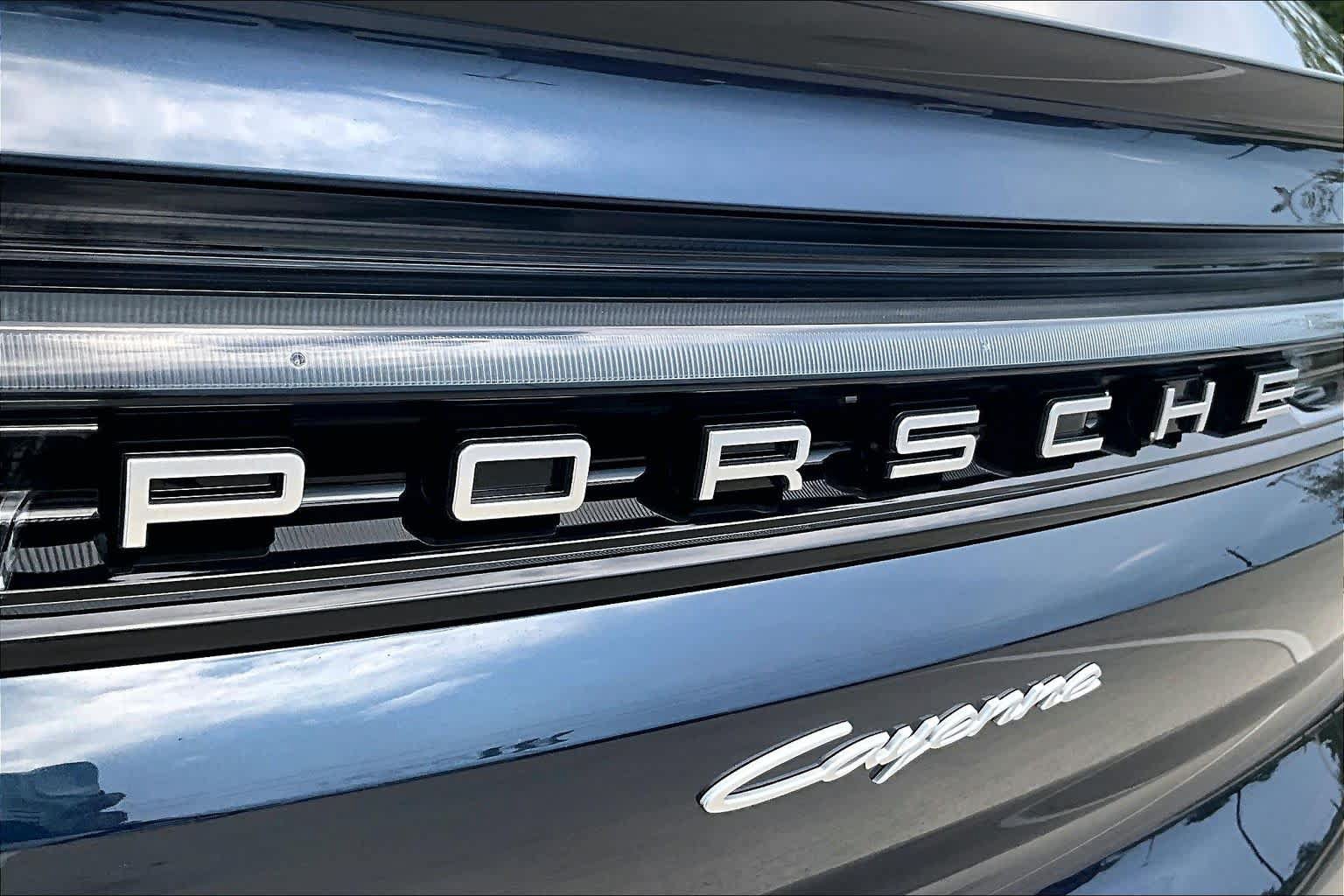 Used 2026 Porsche Cayenne Coupe AWD/4WD image 29