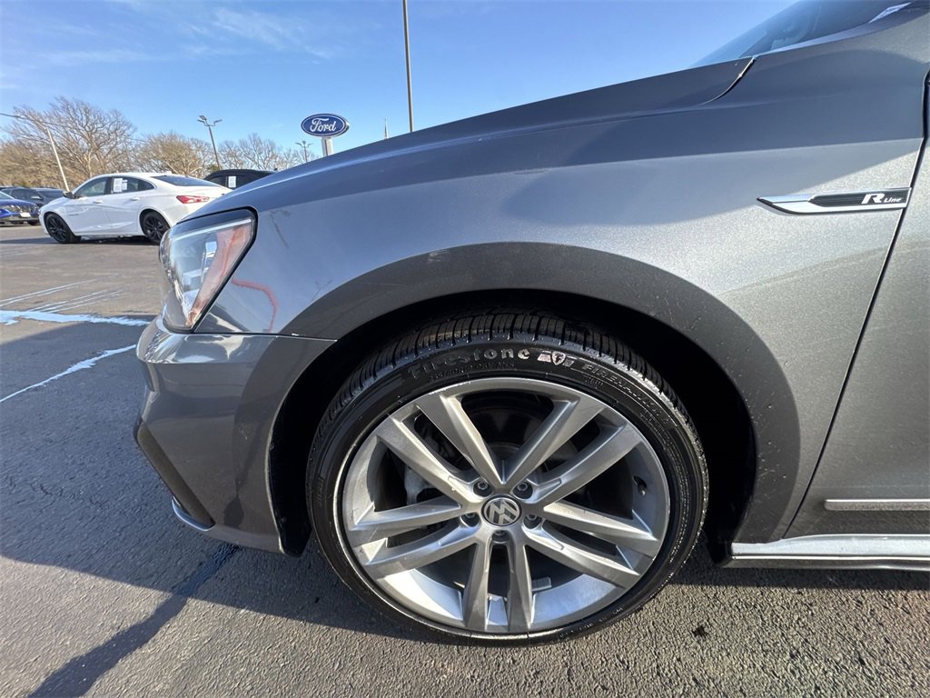 Used 2017 Volkswagen Passat 1.8T R-Line image 10