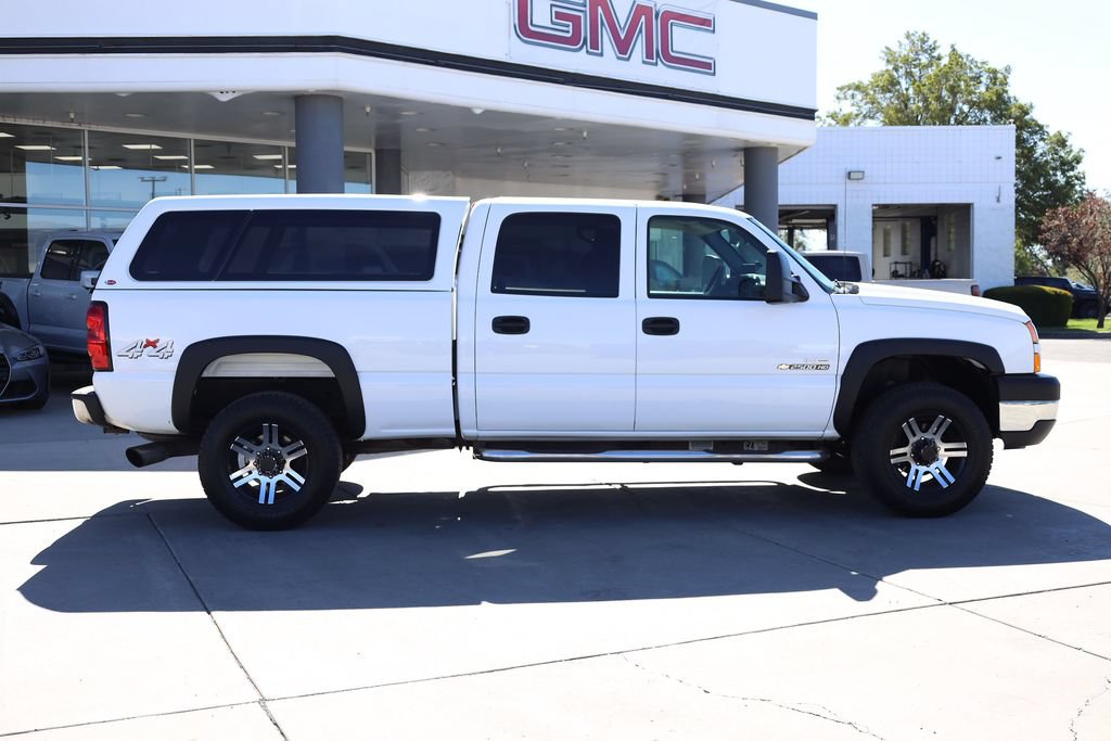 Used 2007 Chevrolet Silverado 2500 W/T w/ Heavy-Duty Power Package AWD/4WD image 7