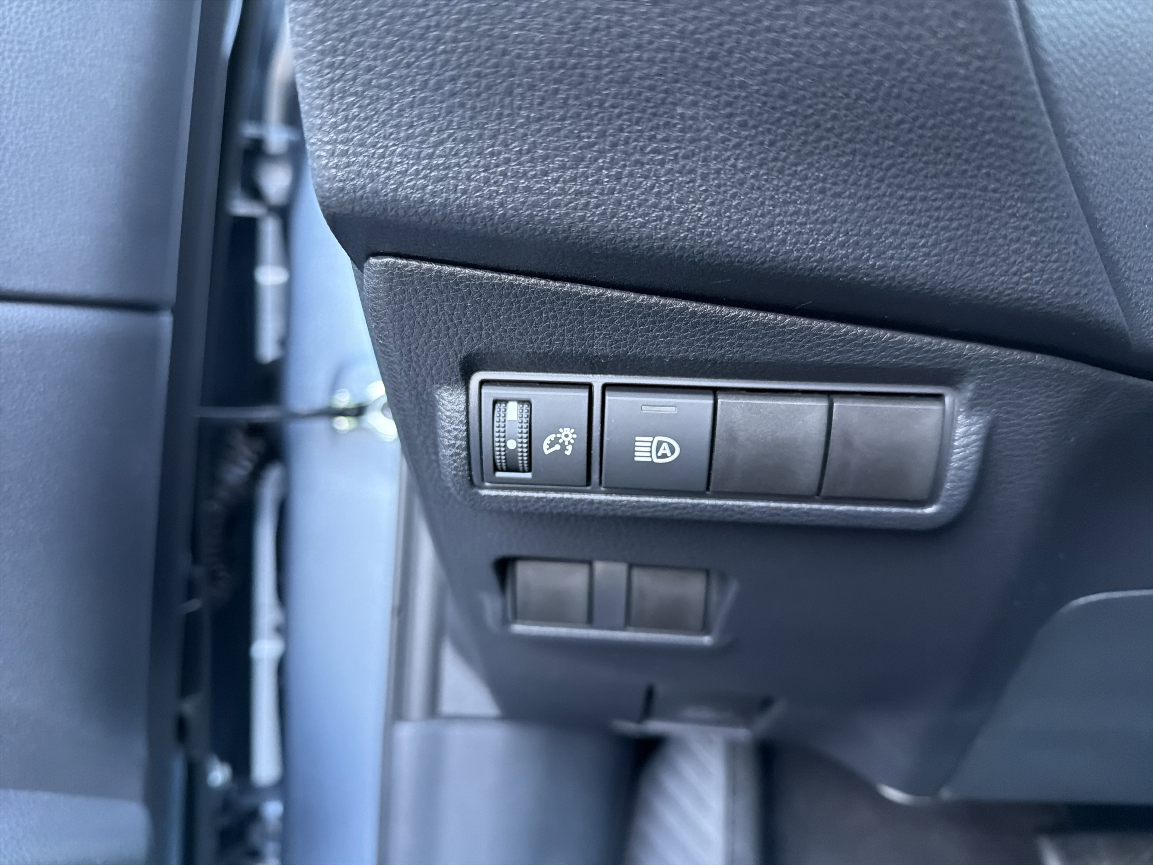Used 2024 Toyota Corolla Cross LE image 14