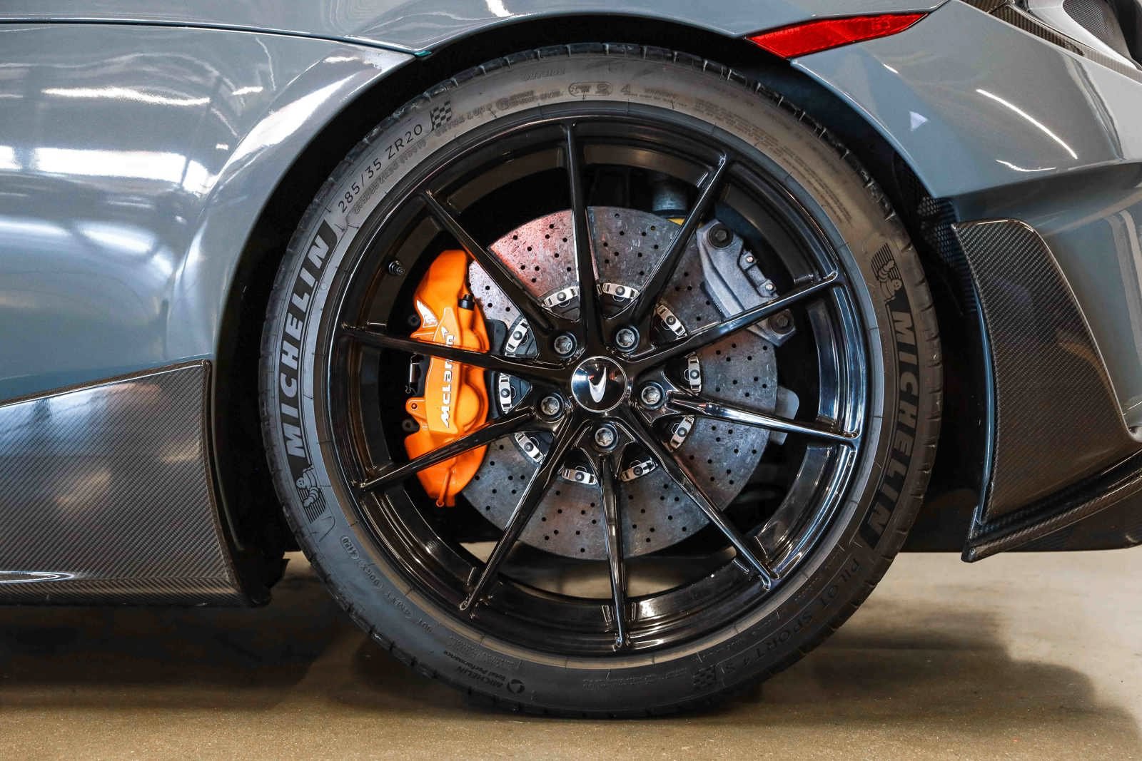 Used 2019 McLaren 600LT RWD image 23