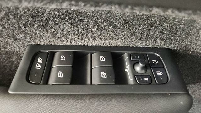 Certified 2023 Volvo C40 P8 Recharge Plus w/ Climate Package AWD/4WD image 10