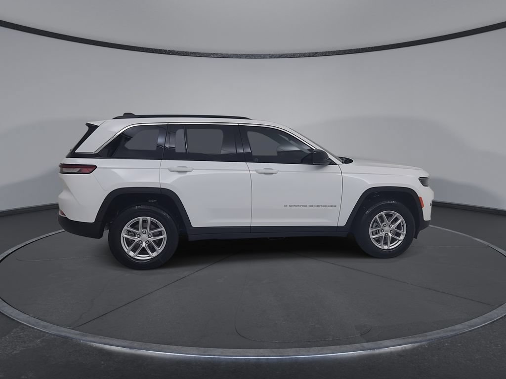 Certified 2026 Jeep Grand Cherokee Laredo X AWD/4WD image 18