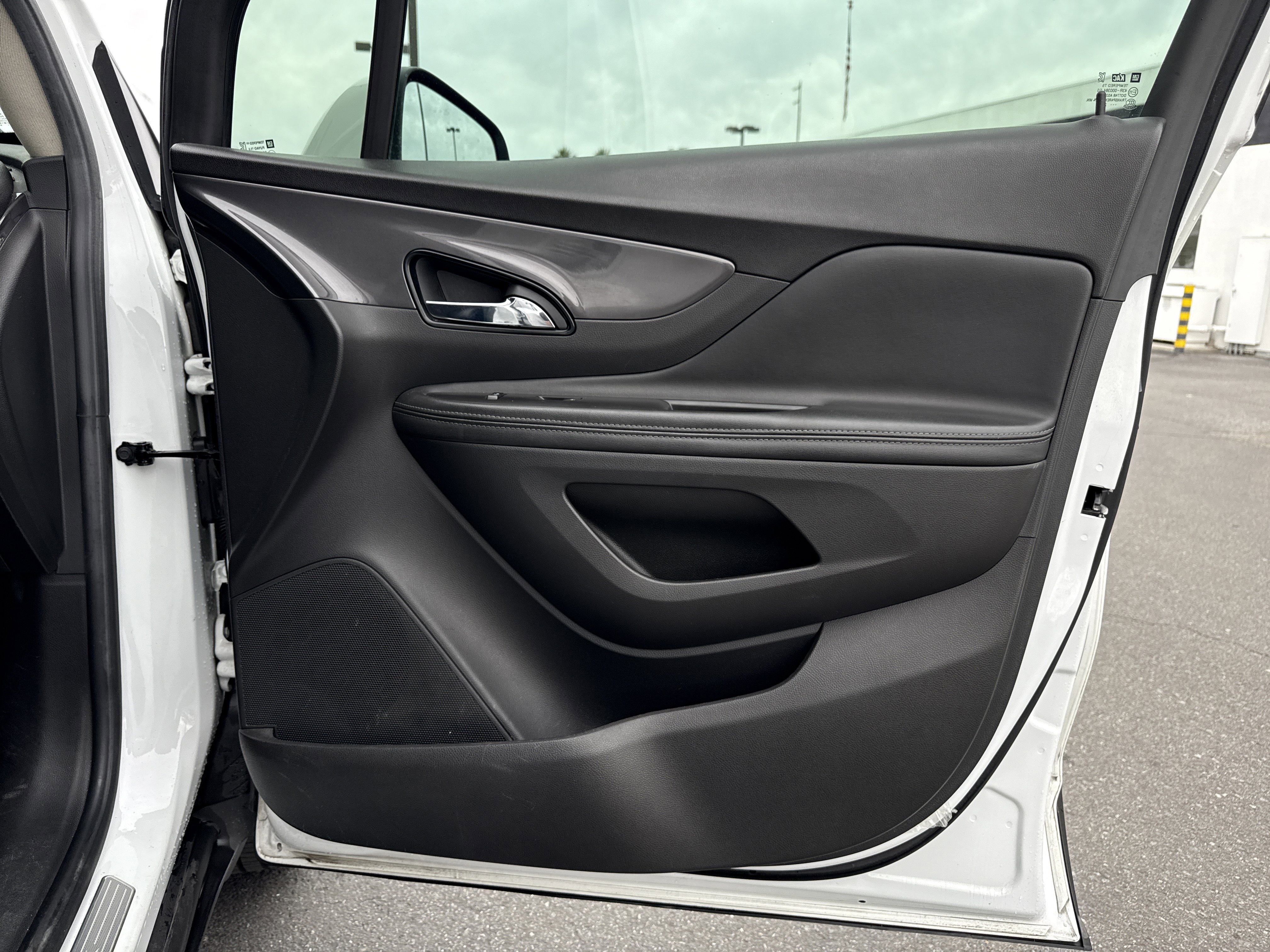 Used 2021 Buick Encore Preferred image 25