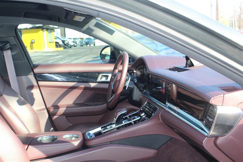 Used 2022 Porsche Panamera 4 AWD/4WD image 21