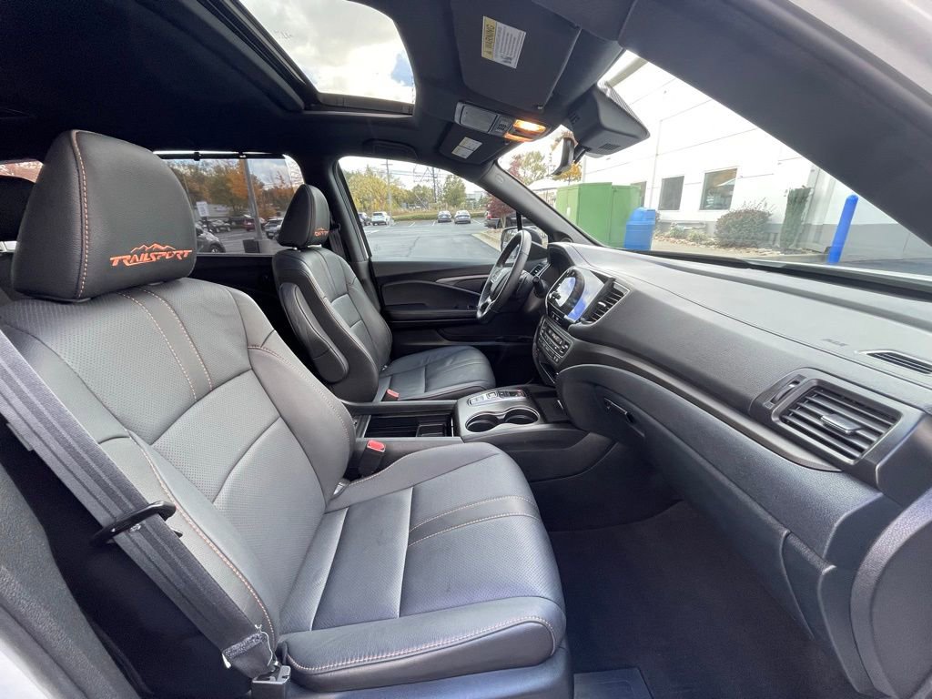 Certified 2023 Honda Passport TrailSport image 31