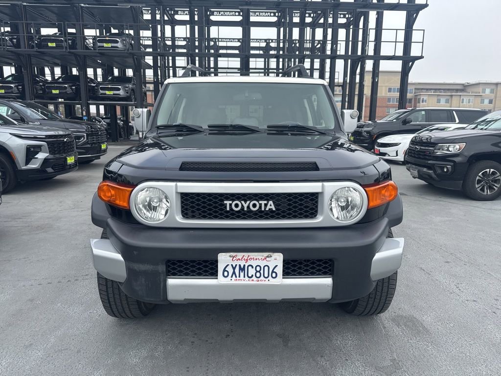 Used 2012 Toyota FJ Cruiser 4WD w/ Upgrade Pkg image 2