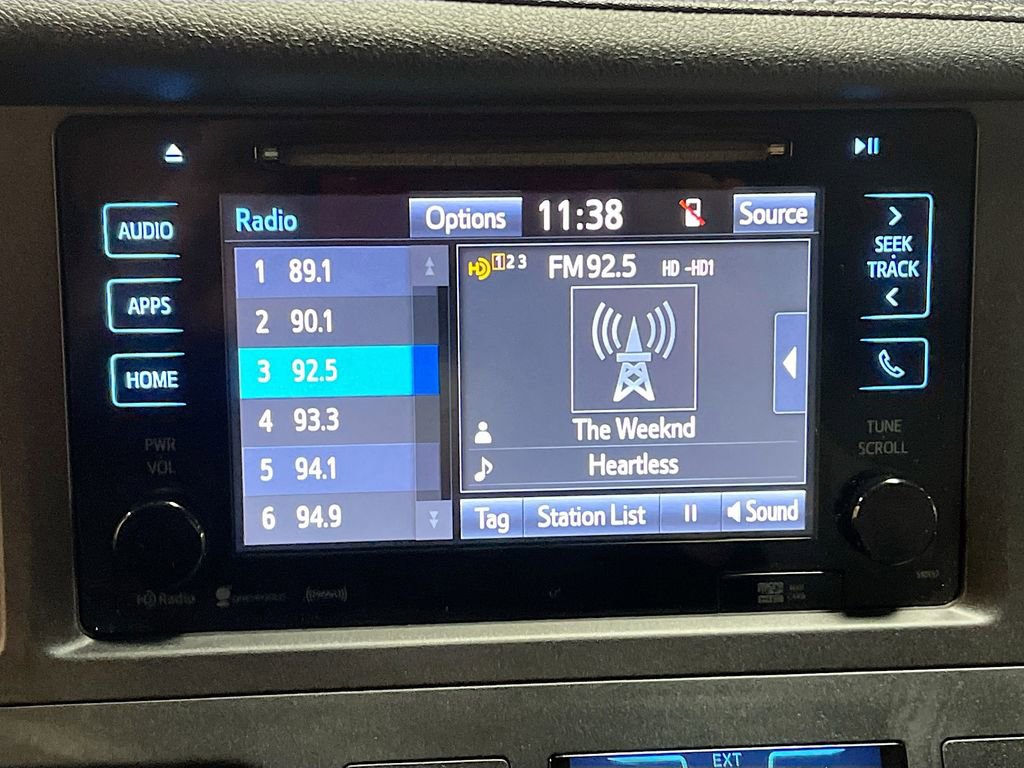 Used 2017 Toyota Sienna XLE image 14