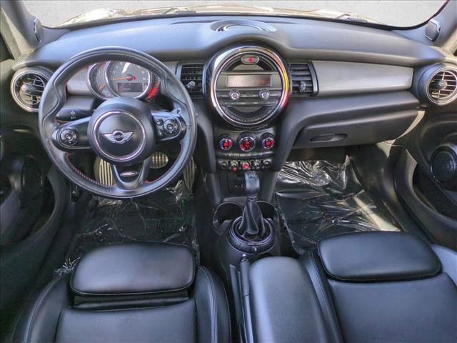 Used 2016 MINI Cooper 4-Door Hardtop image 16