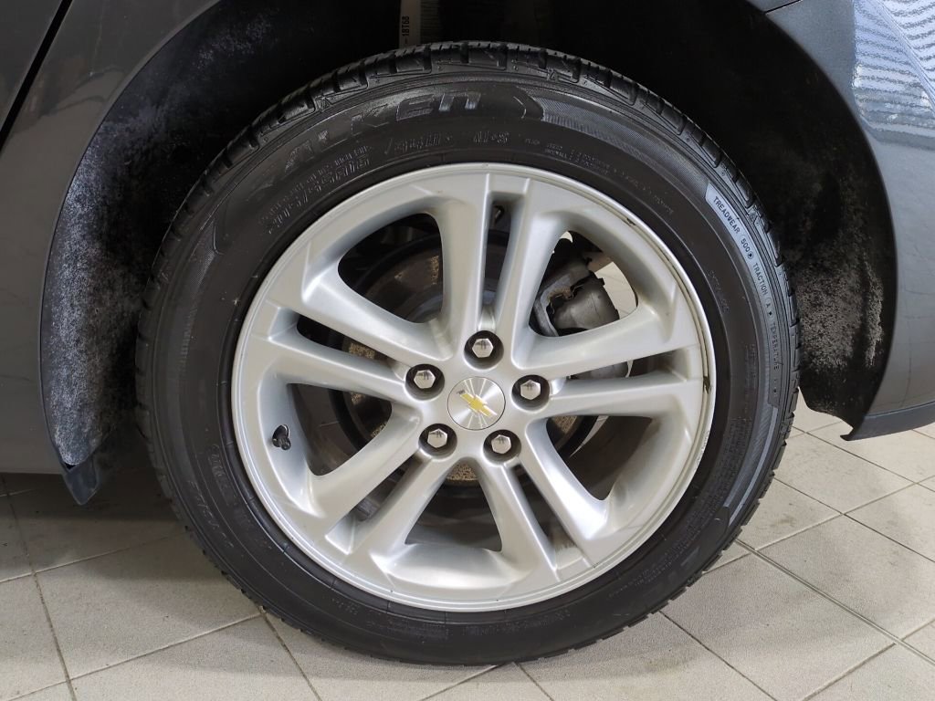 Used 2018 Chevrolet Cruze LT w/ Convenience Package image 20