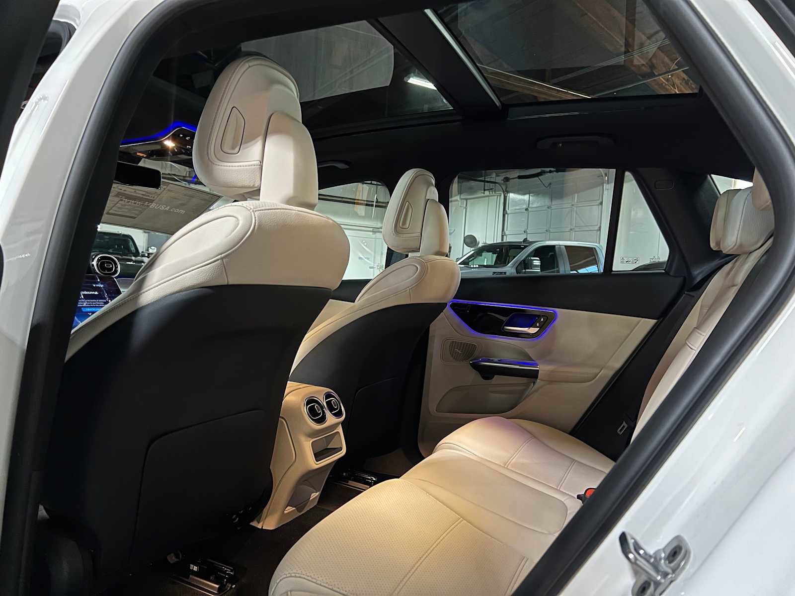 New 2025 Mercedes-Benz GLC 300 4MATIC image 17