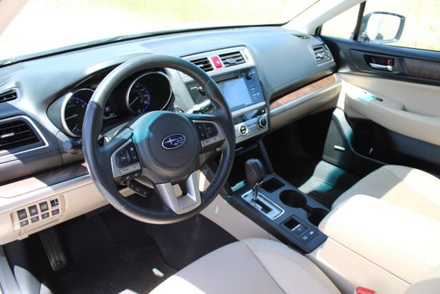 Used 2017 Subaru Outback 3.6R Limited AWD/4WD image 2