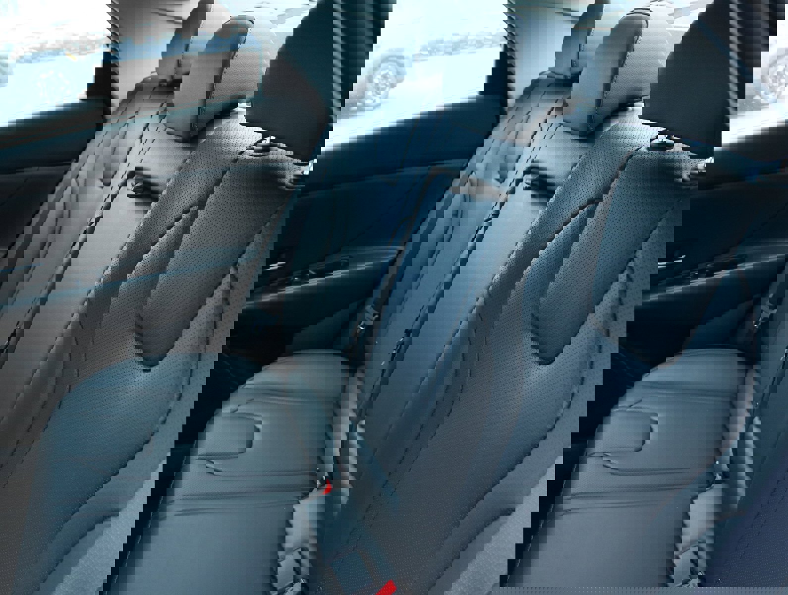 New 2025 Hyundai Elantra Limited image 15