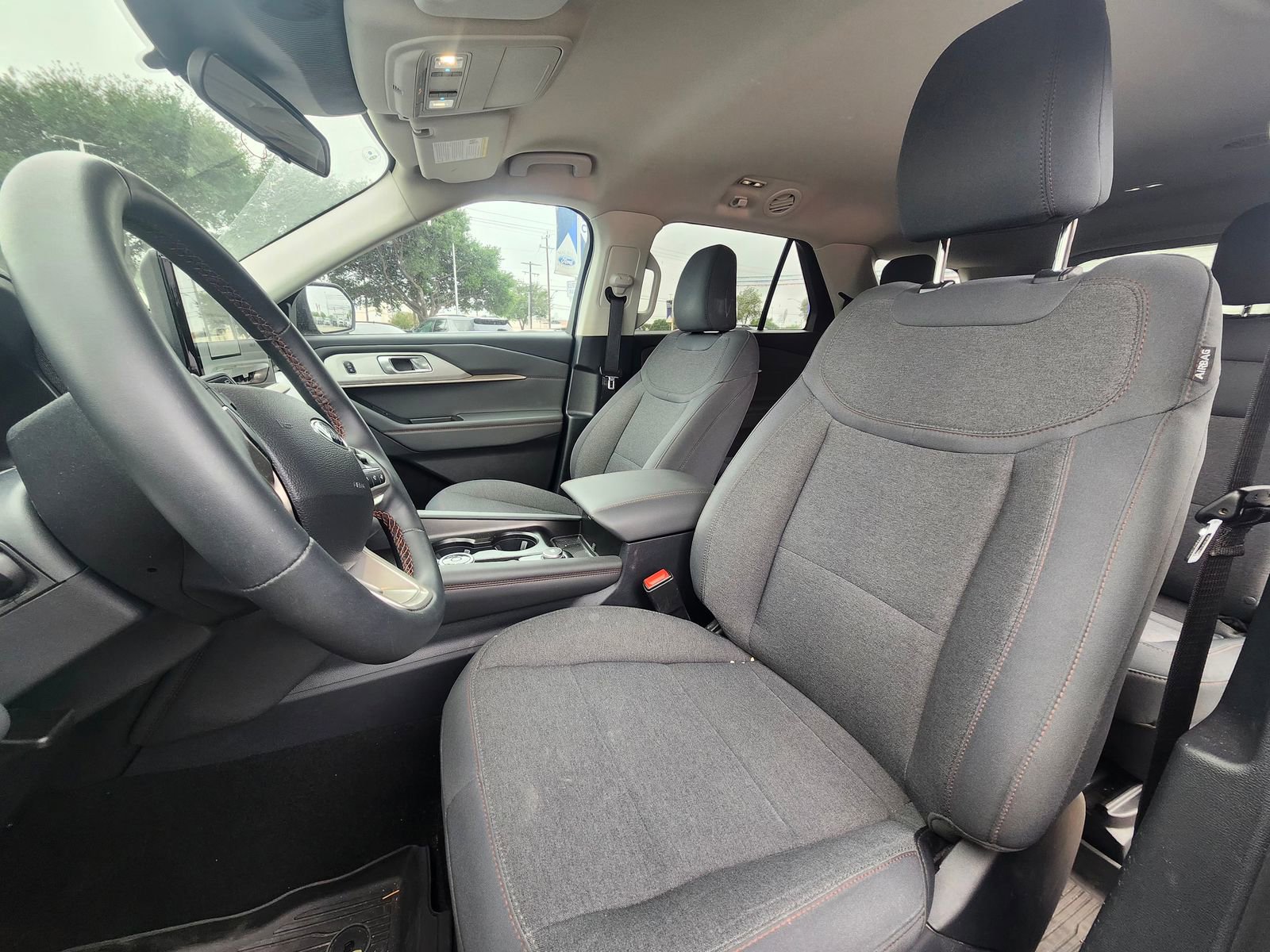 Used 2025 Ford Explorer Active image 9