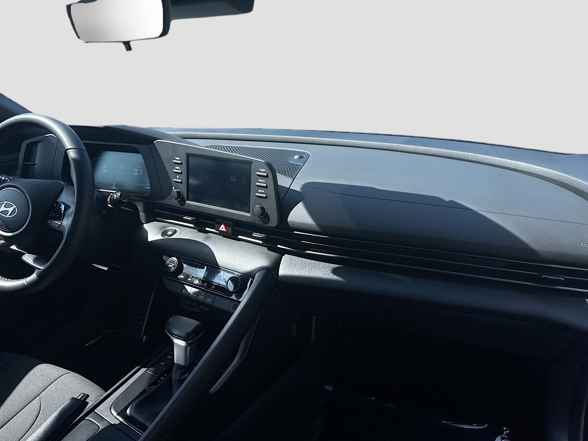 Certified 2025 Hyundai Elantra Sport FWD image 29