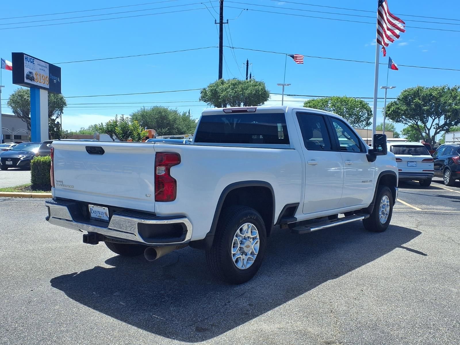 Used 2024 Chevrolet Silverado 2500 LT AWD/4WD image 2