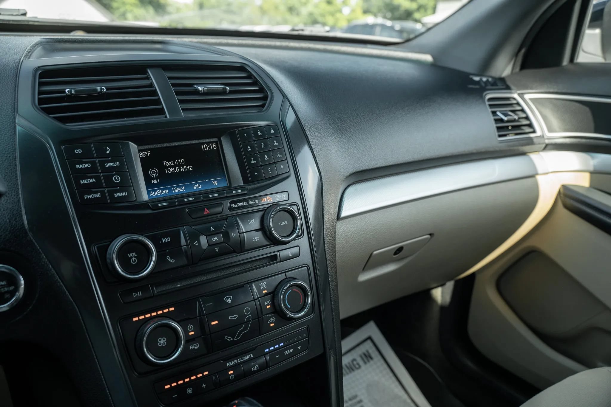 Used 2017 Ford Explorer XLT FWD image 19