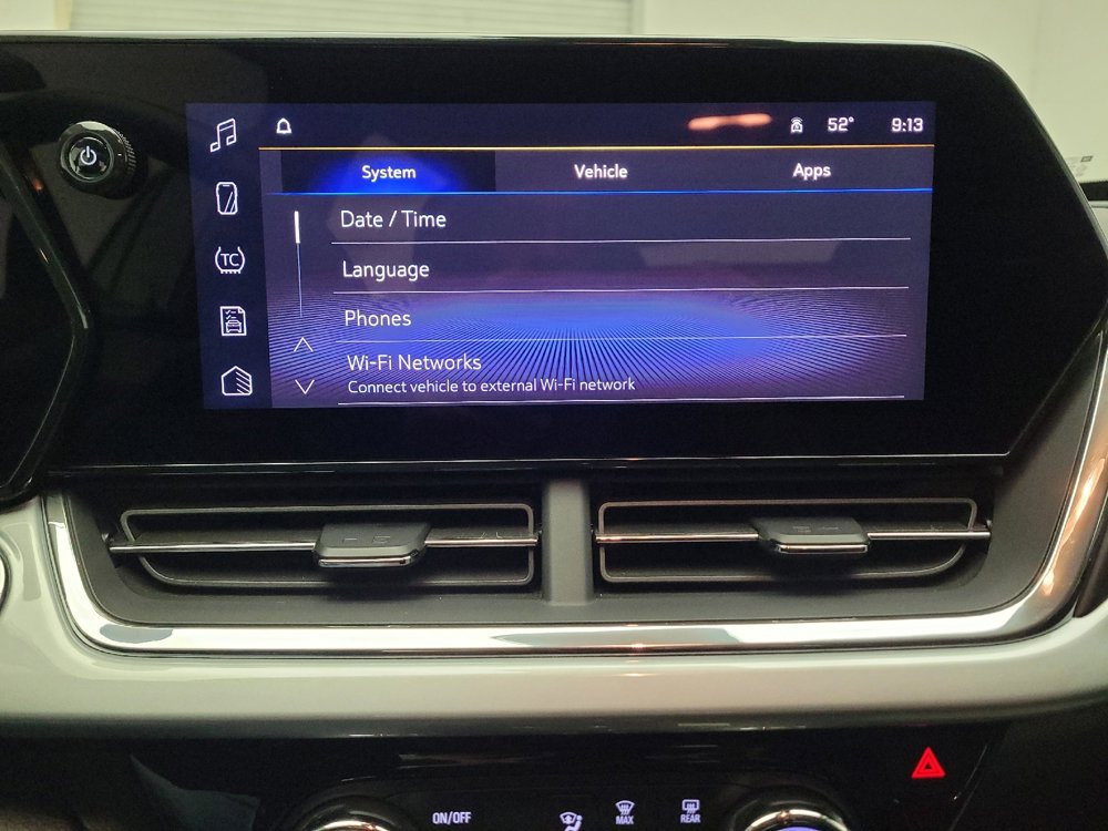 Used 2025 Chevrolet Trax LT w/ LT Convenience Package image 25