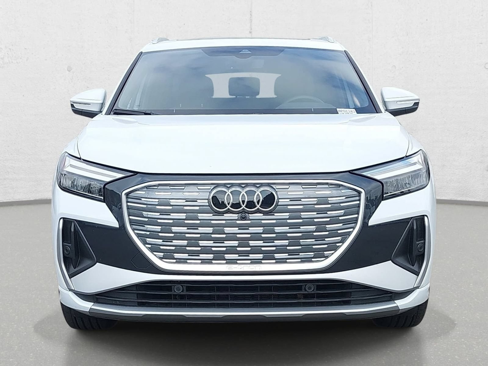 Used 2025 Audi Q4 e-tron Premium w/ Convenience Package AWD/4WD image 2
