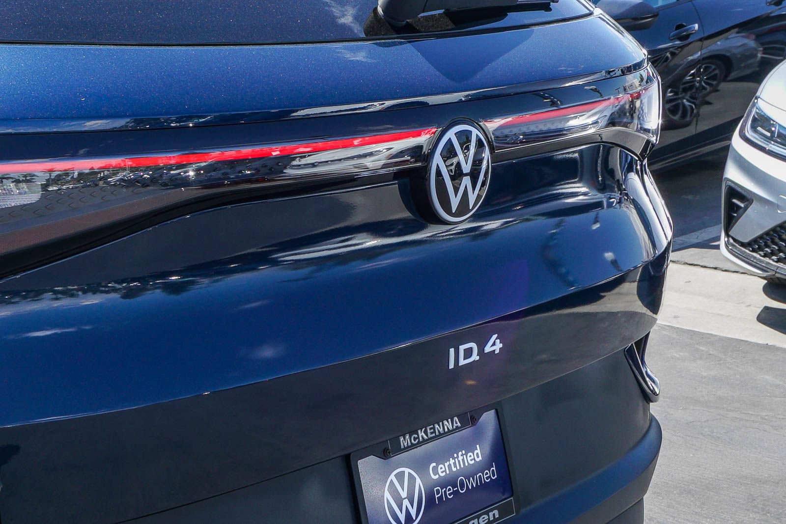 Certified 2023 Volkswagen ID.4 Pro AWD/4WD image 10