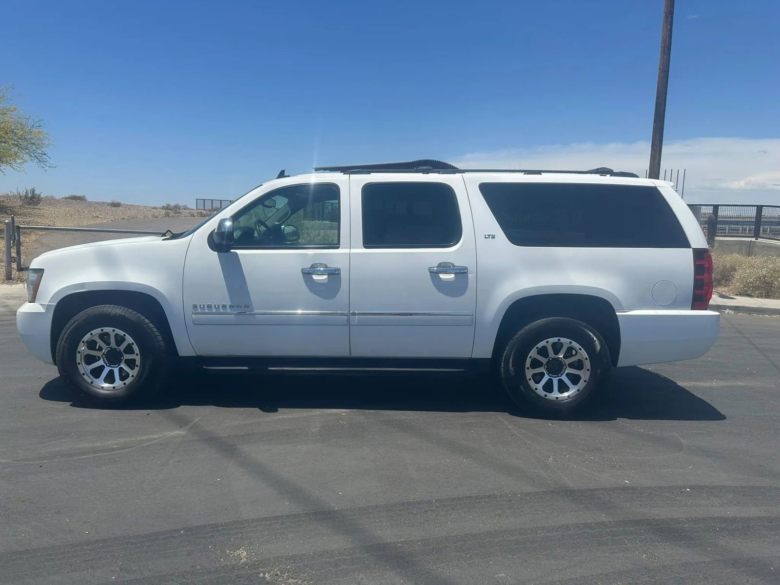 Used 2012 Chevrolet Suburban LTZ RWD image 6