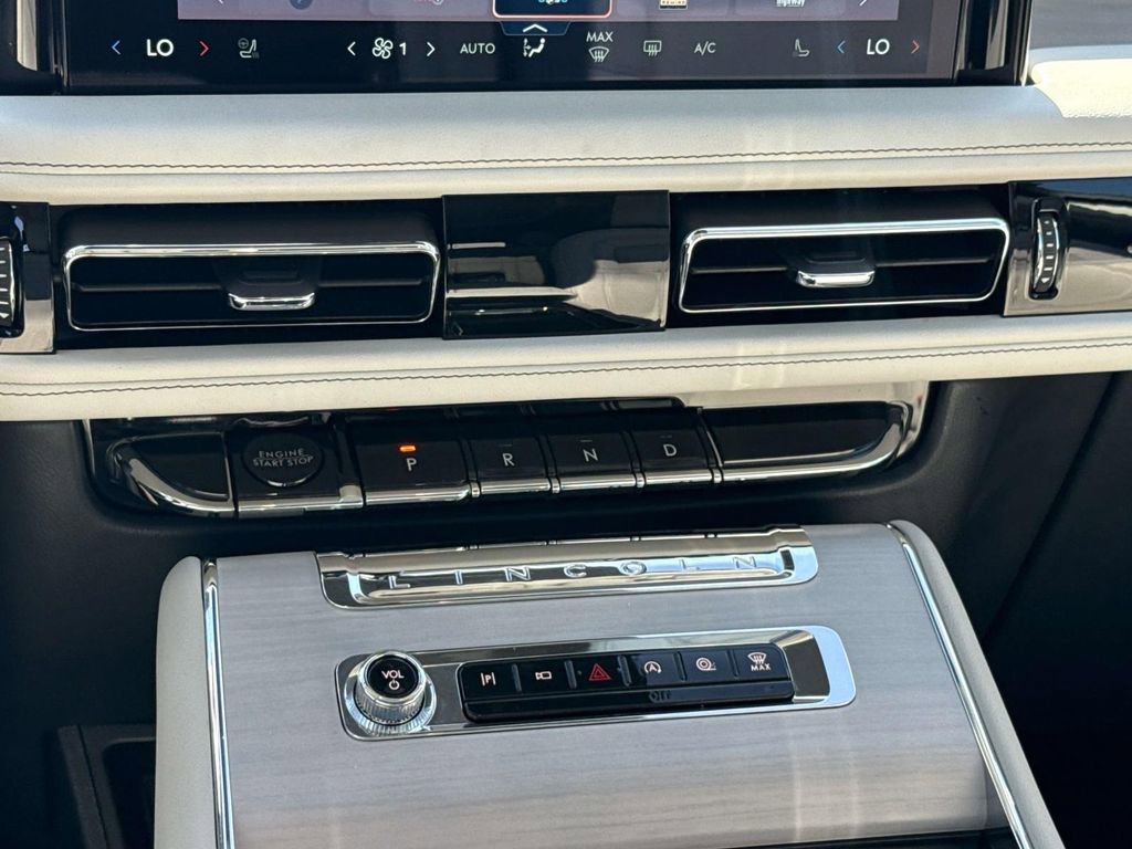 Used 2025 Lincoln Aviator Reserve image 20