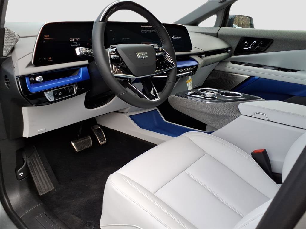 New 2026 Cadillac Optiq Luxury 1 image 12