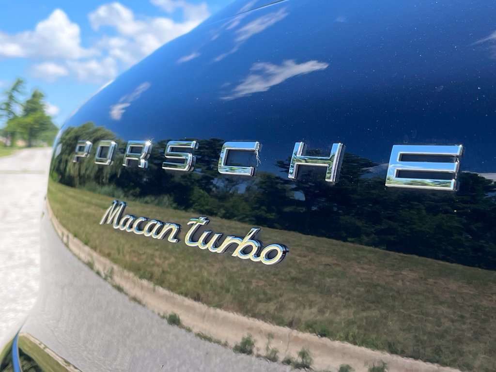 Used 2016 Porsche Macan Turbo AWD/4WD image 14