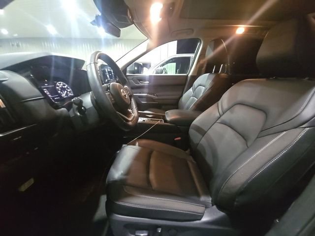 Certified 2025 Nissan Pathfinder SL w/ SL Premium Package FWD image 3