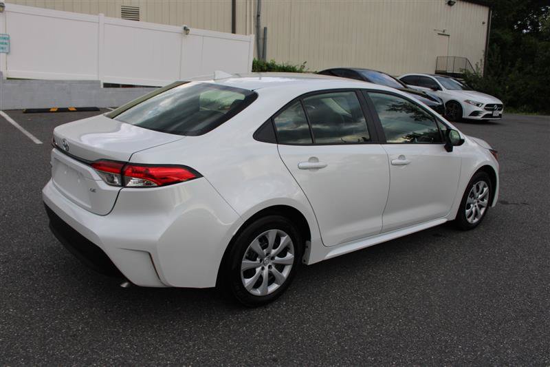 Used 2025 Toyota Corolla LE FWD image 7