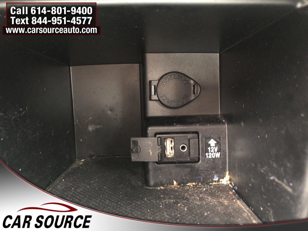 Used 2014 Toyota Camry L image 21