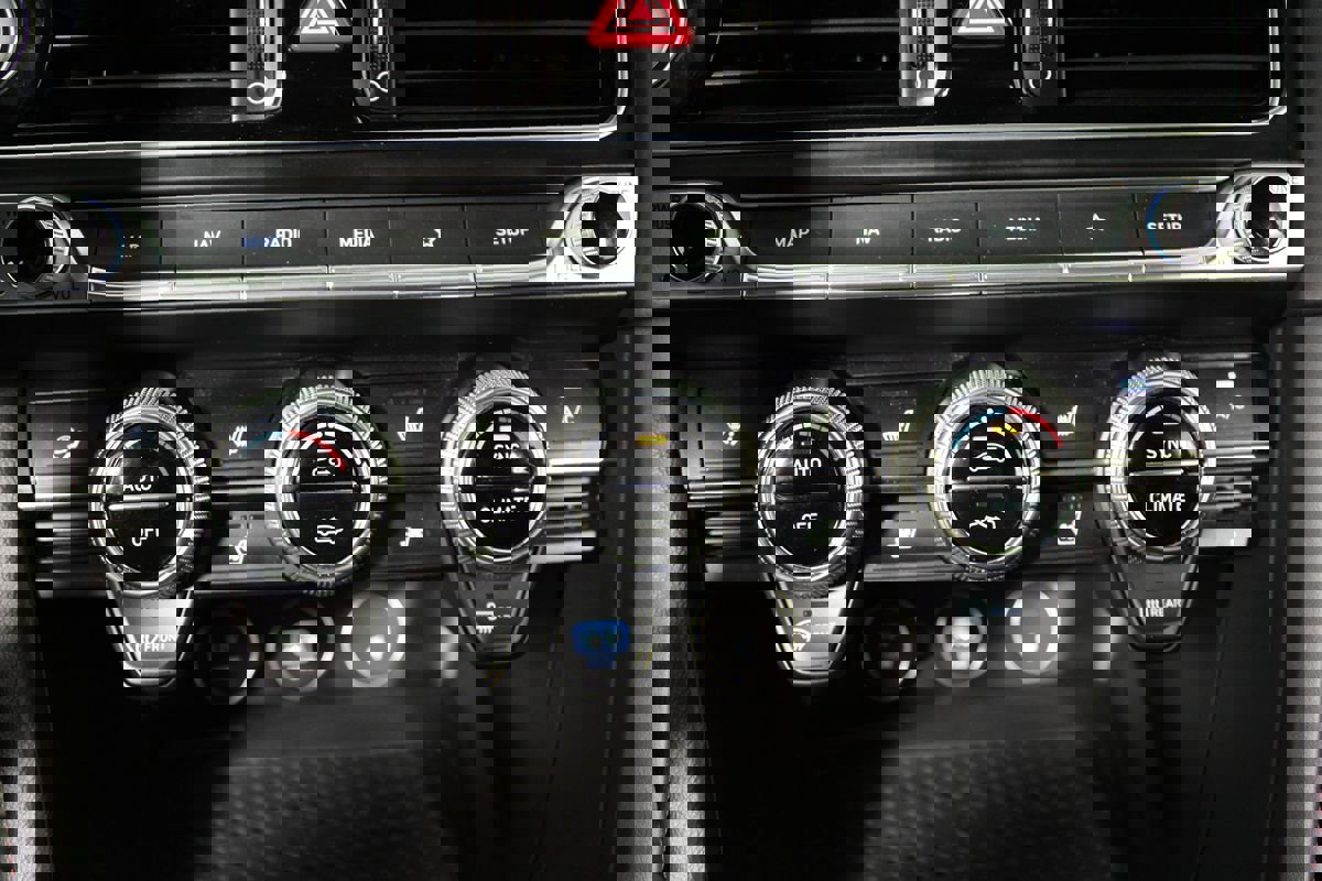 Used 2023 Genesis G70 2.0T w/ Sport Prestige Package image 17