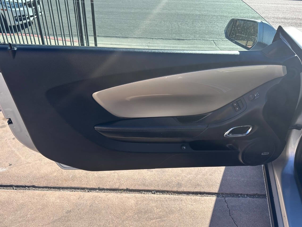 Used 2011 Chevrolet Camaro LT RWD image 7