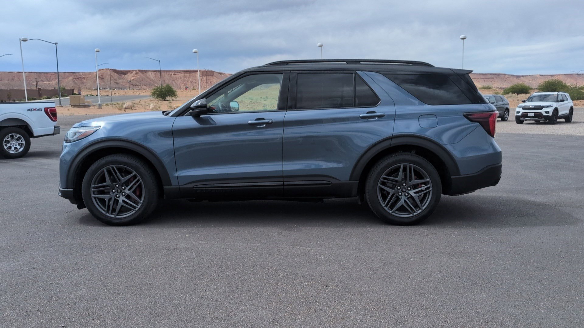 Used 2025 Ford Explorer ST RWD image 6