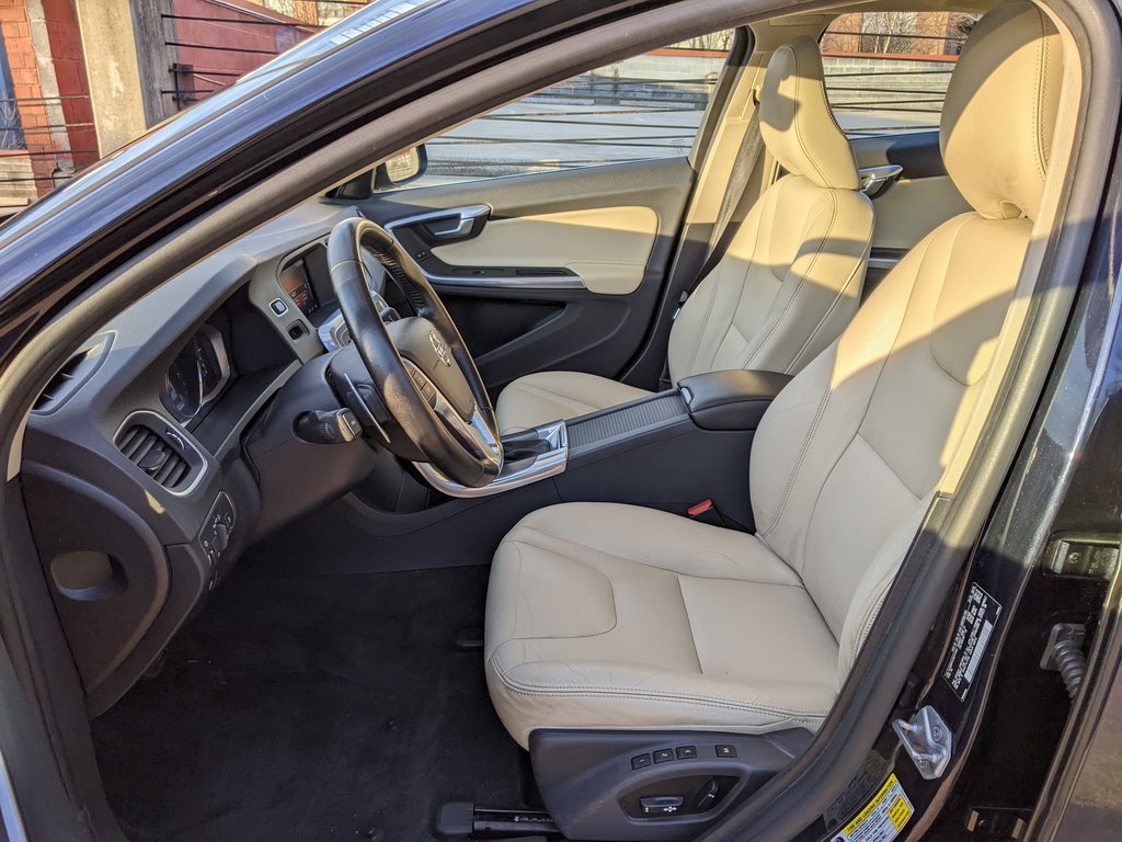 Used 2016 Volvo S60 T5 Premier w/ Convenience Package image 12