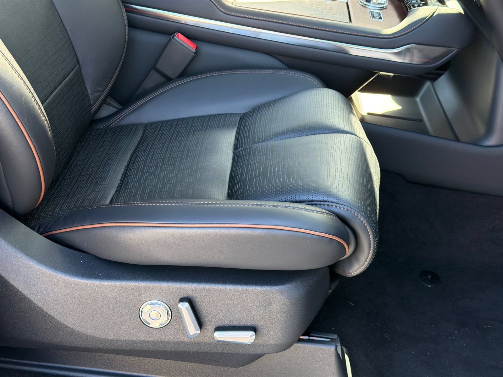 New 2026 Lincoln Navigator Black Label AWD/4WD image 13