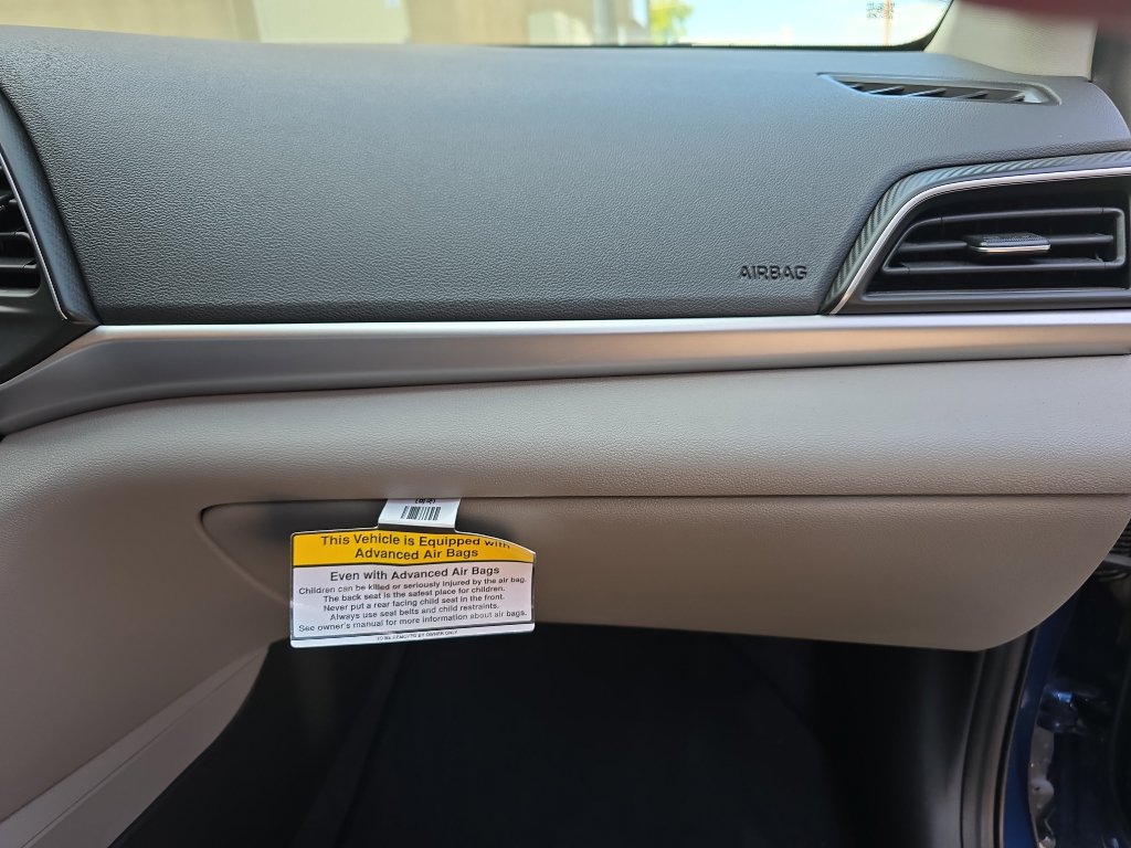 Used 2019 Hyundai Elantra SE image 25