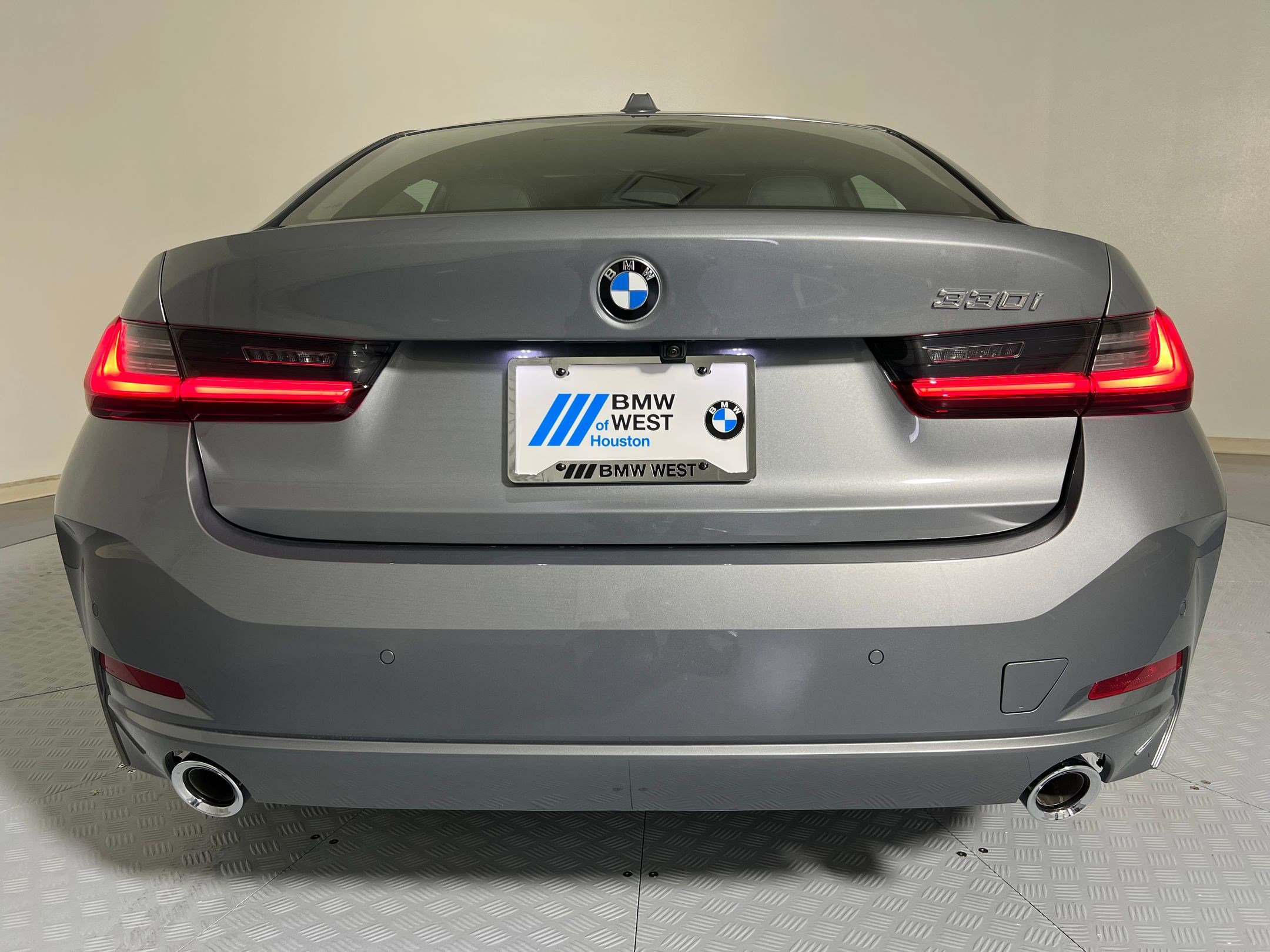 Used 2026 BMW 330i Sedan w/ Convenience Package image 10