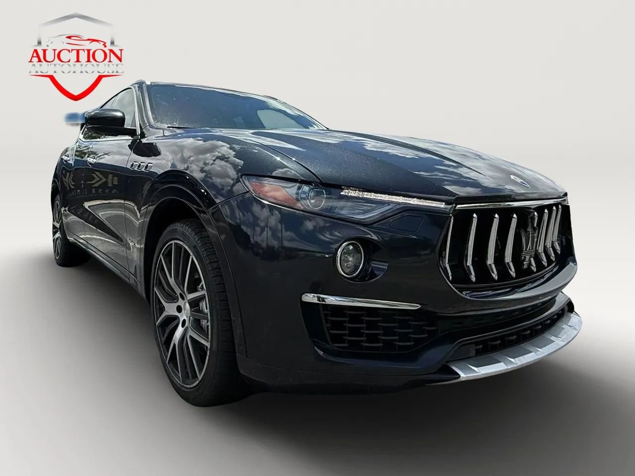 Used 2019 Maserati Levante S GranLusso AWD/4WD image 3