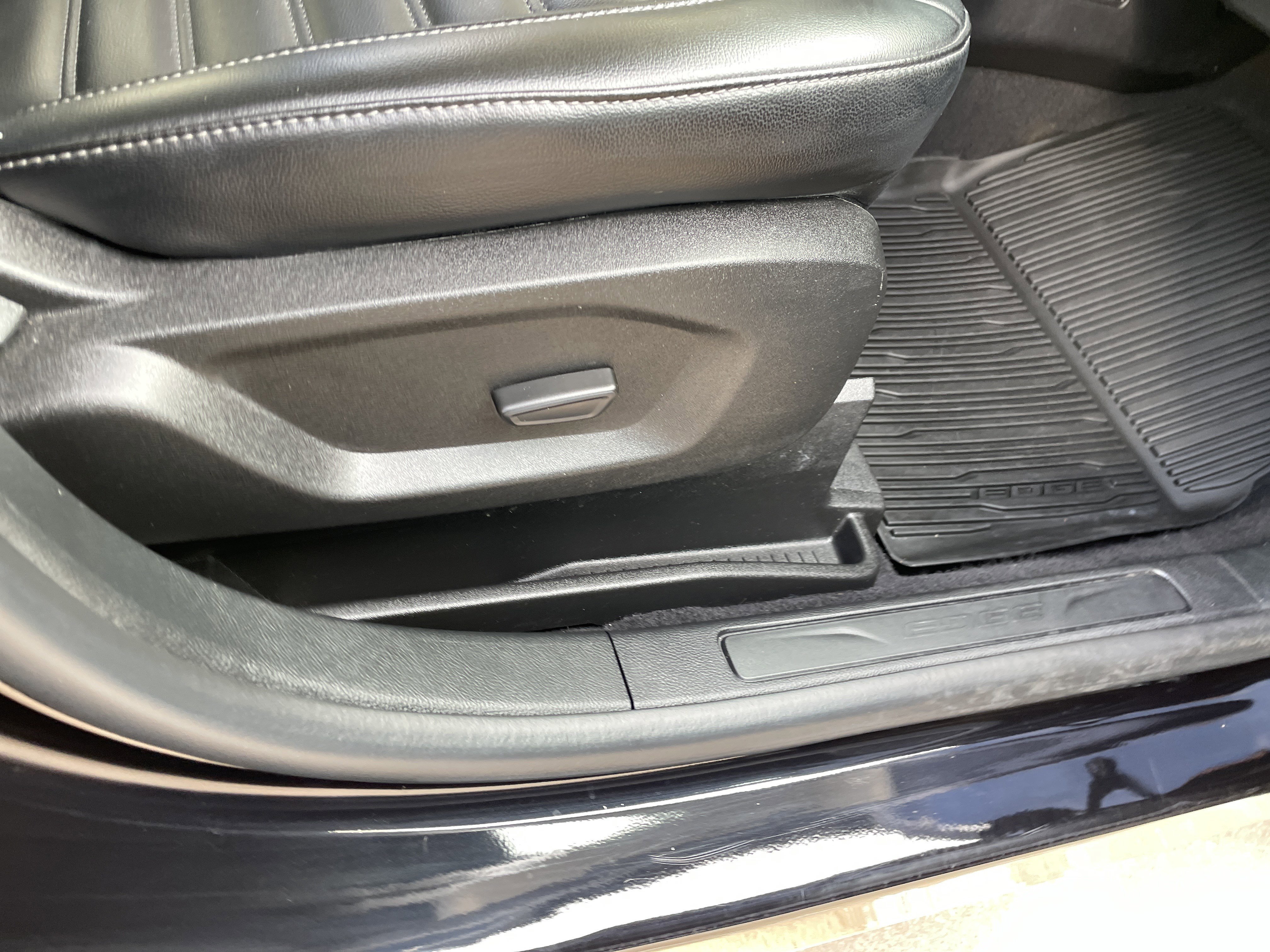 Used 2023 Ford Edge SEL w/ Convenience Package image 23