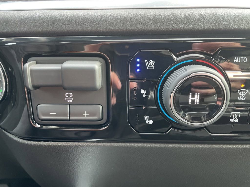 Used 2025 Chevrolet Silverado 2500 LTZ w/ Trail Boss Package image 30