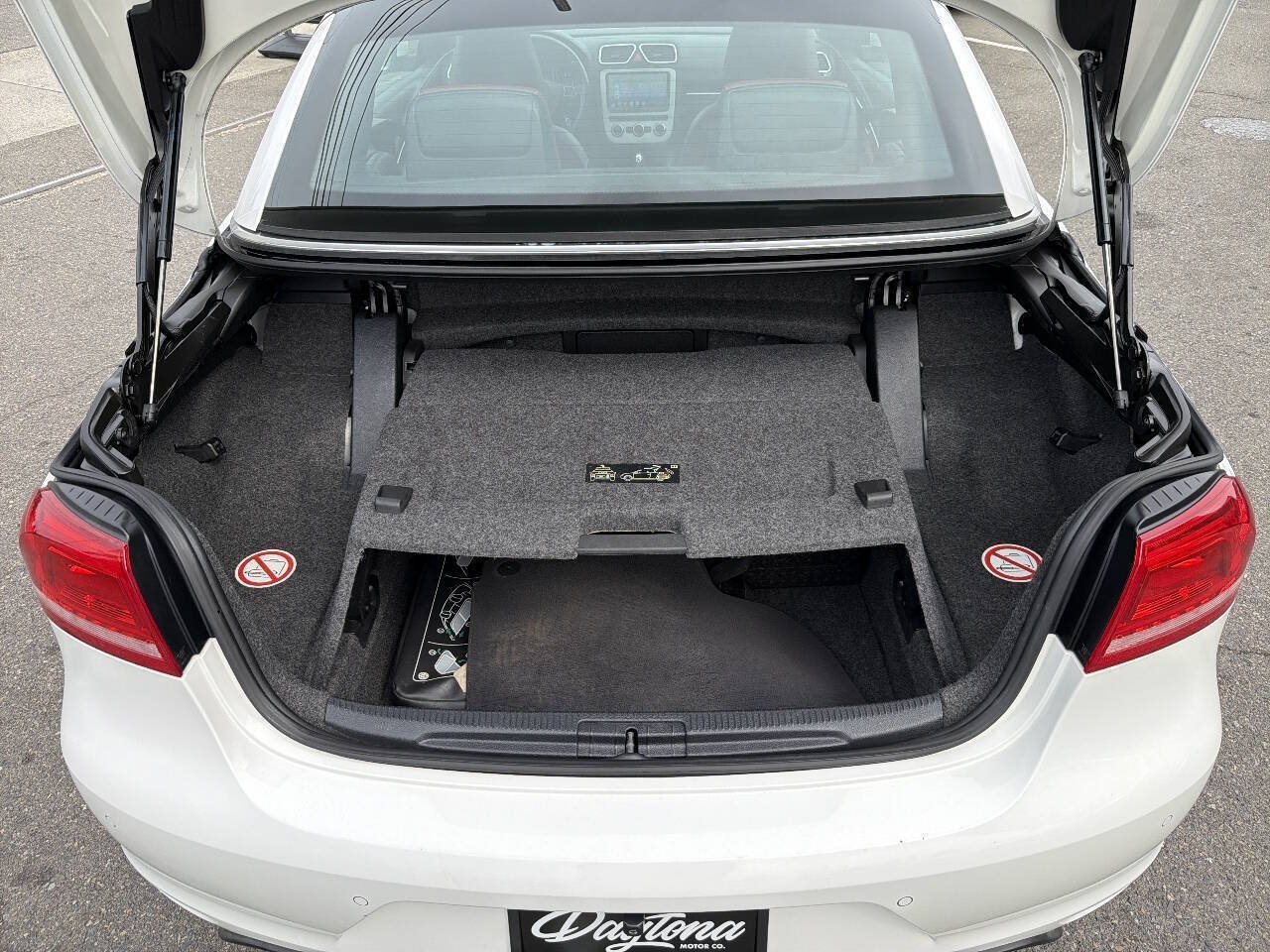 Used 2013 Volkswagen Eos Lux FWD image 6