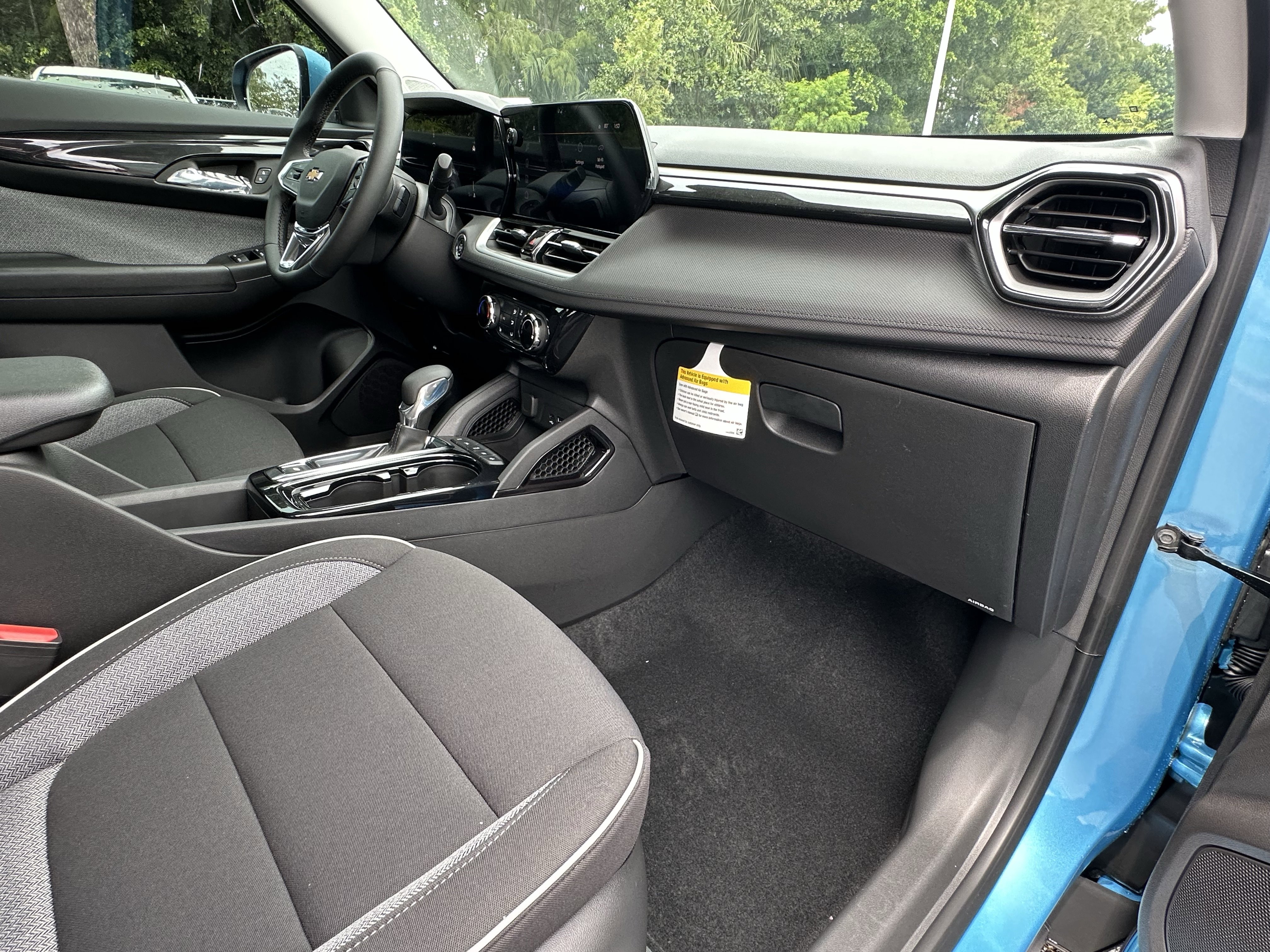 New 2026 Chevrolet TrailBlazer LT w/ LT Cold Weather Package FWD image 35