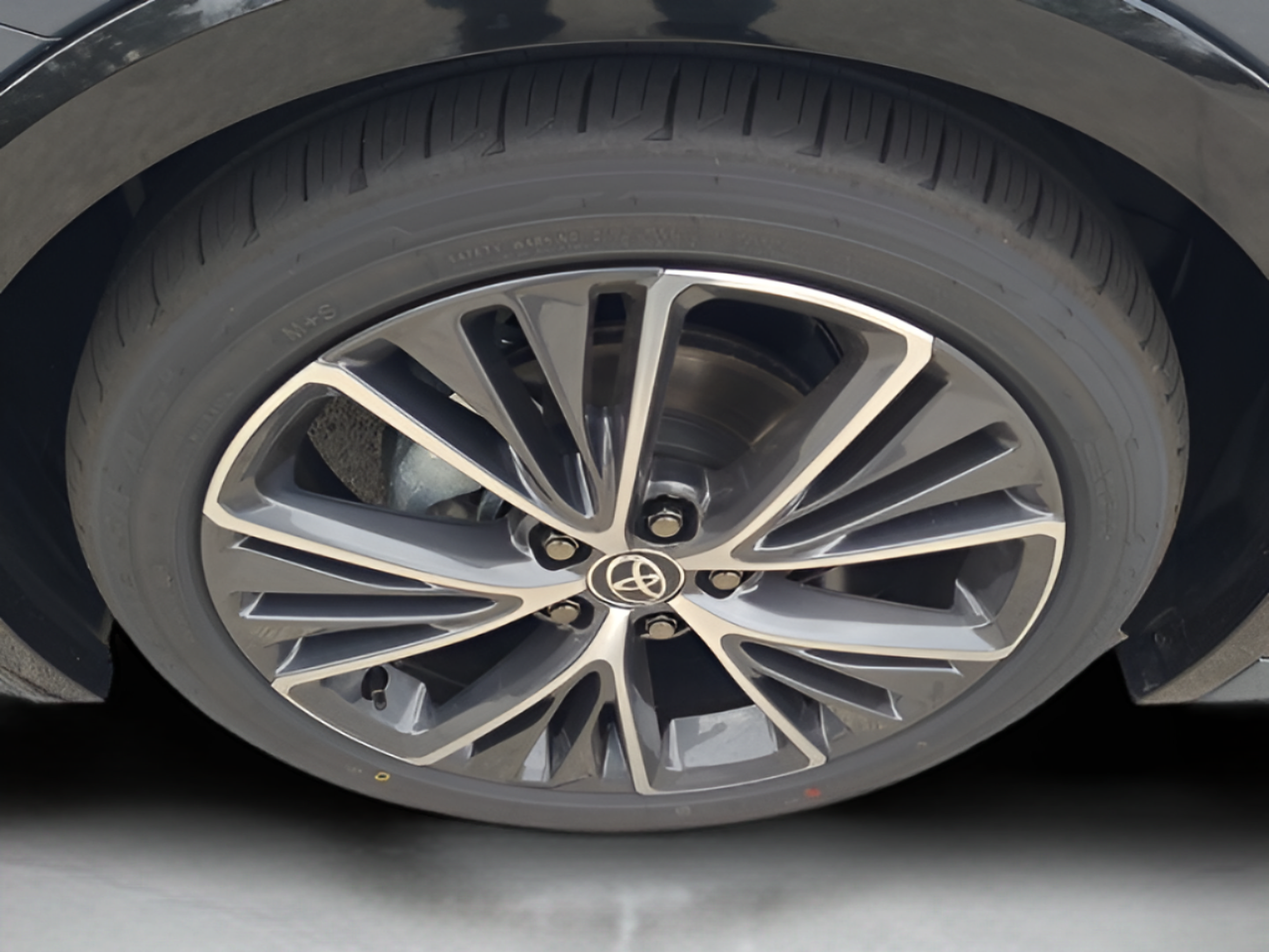 New 2026 Toyota Prius Limited FWD image 31