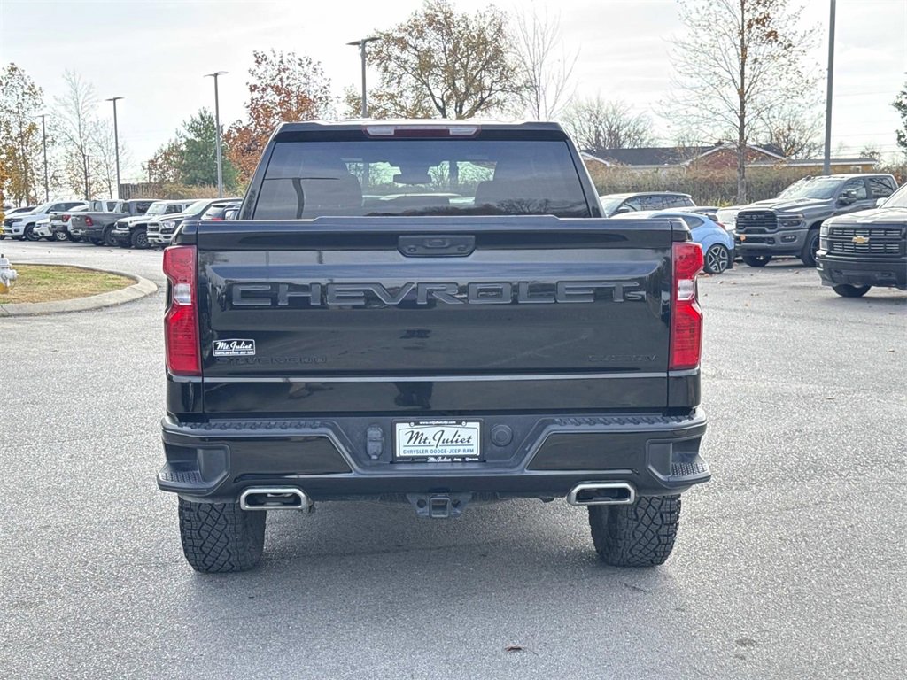 Used 2024 Chevrolet Silverado 1500 Custom Trail Boss w/ LPO, Dark Essentials Package image 8