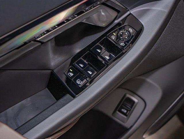 Used 2026 BMW 550e xDrive w/ Premium Package image 14